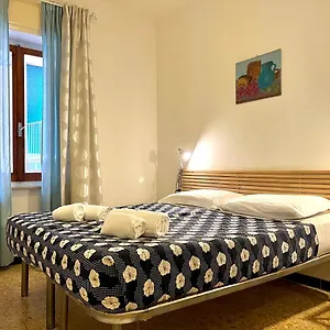 Monterosso Old Apartment