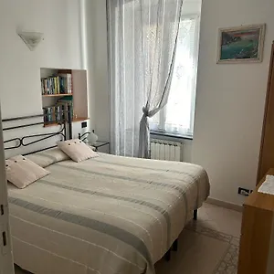 In Tipico Carugio Ligure Apartment
